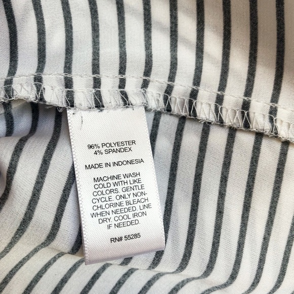 Express Women’s Blouse Size Medium - Picture 4 of 4